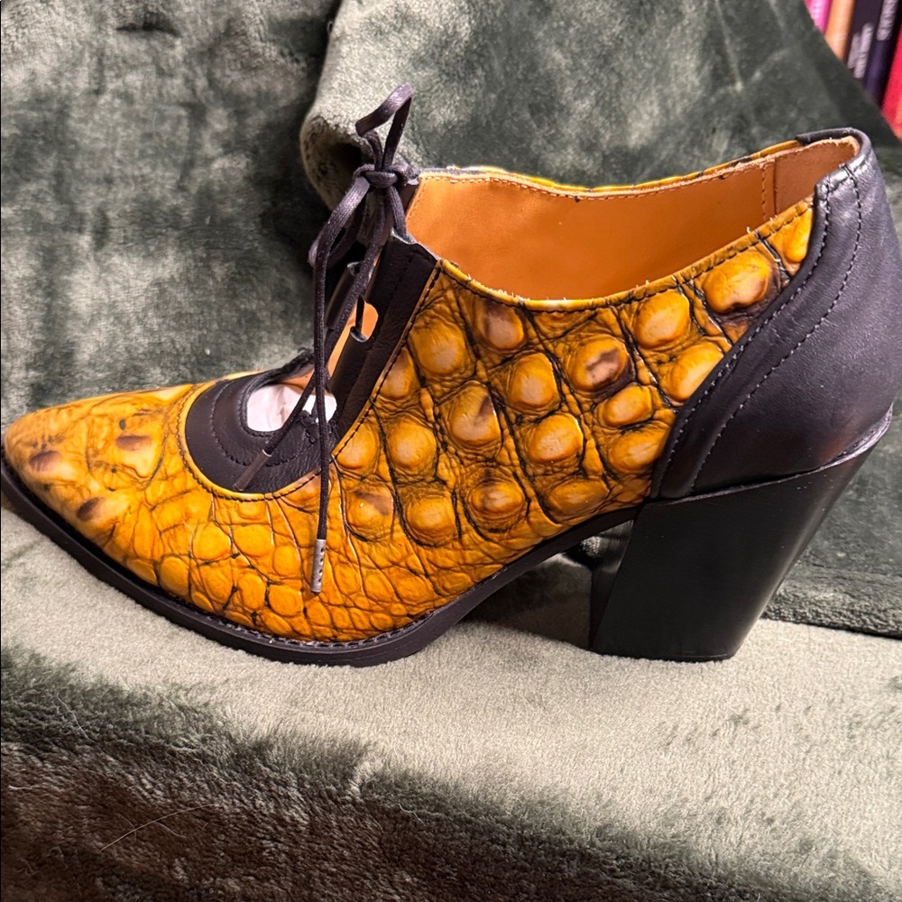 John Fluevog Entrance Buckle MaryJane - Room 112 - Picture 2 of 8